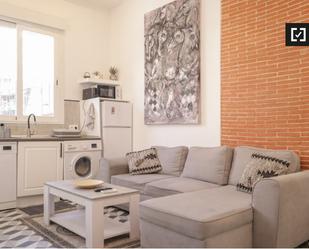 Living room of Flat to rent in  Madrid Capital  with Air Conditioner, Heating and Furnished