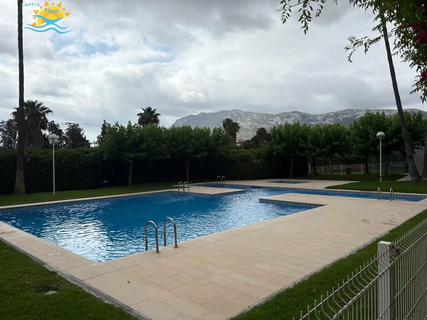 Piscina de Apartament en venda en Dénia amb Aire condicionat, Calefacció i Terrassa