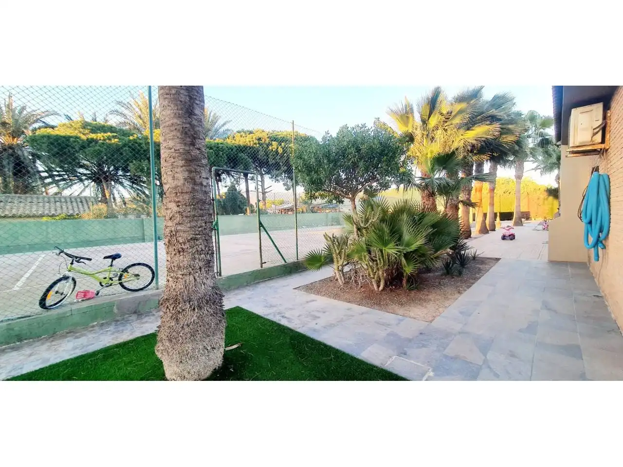 Garden of Houses for sale in Roquetas de Mar  with Air Conditioner, Heating and Private garden
