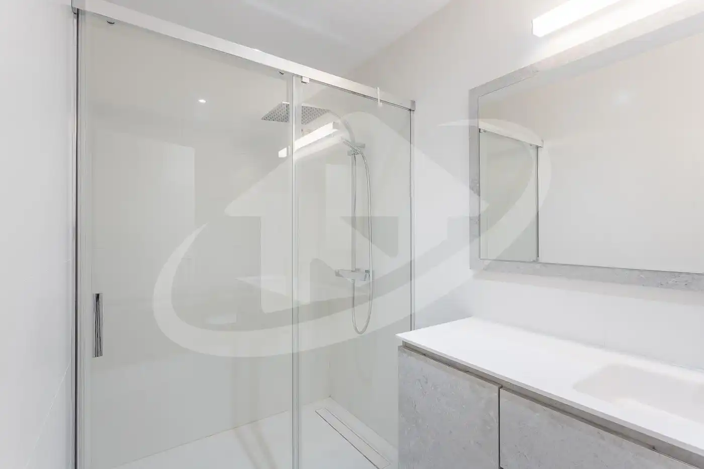Bathroom of Houses for sale in Sabadell  with Heating, Private garden and Parquet flooring