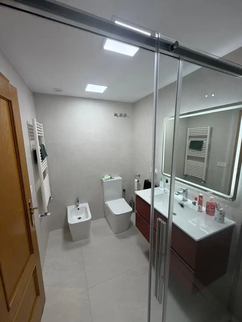 Baño de Piso en venta en Torrent con Aire acondicionado, Calefacción y Terraza