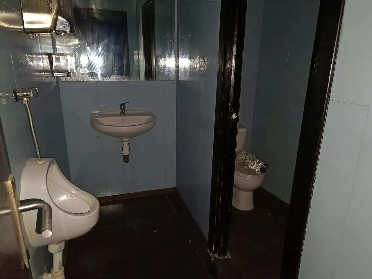 Baño de Local de alquiler en Zaragoza