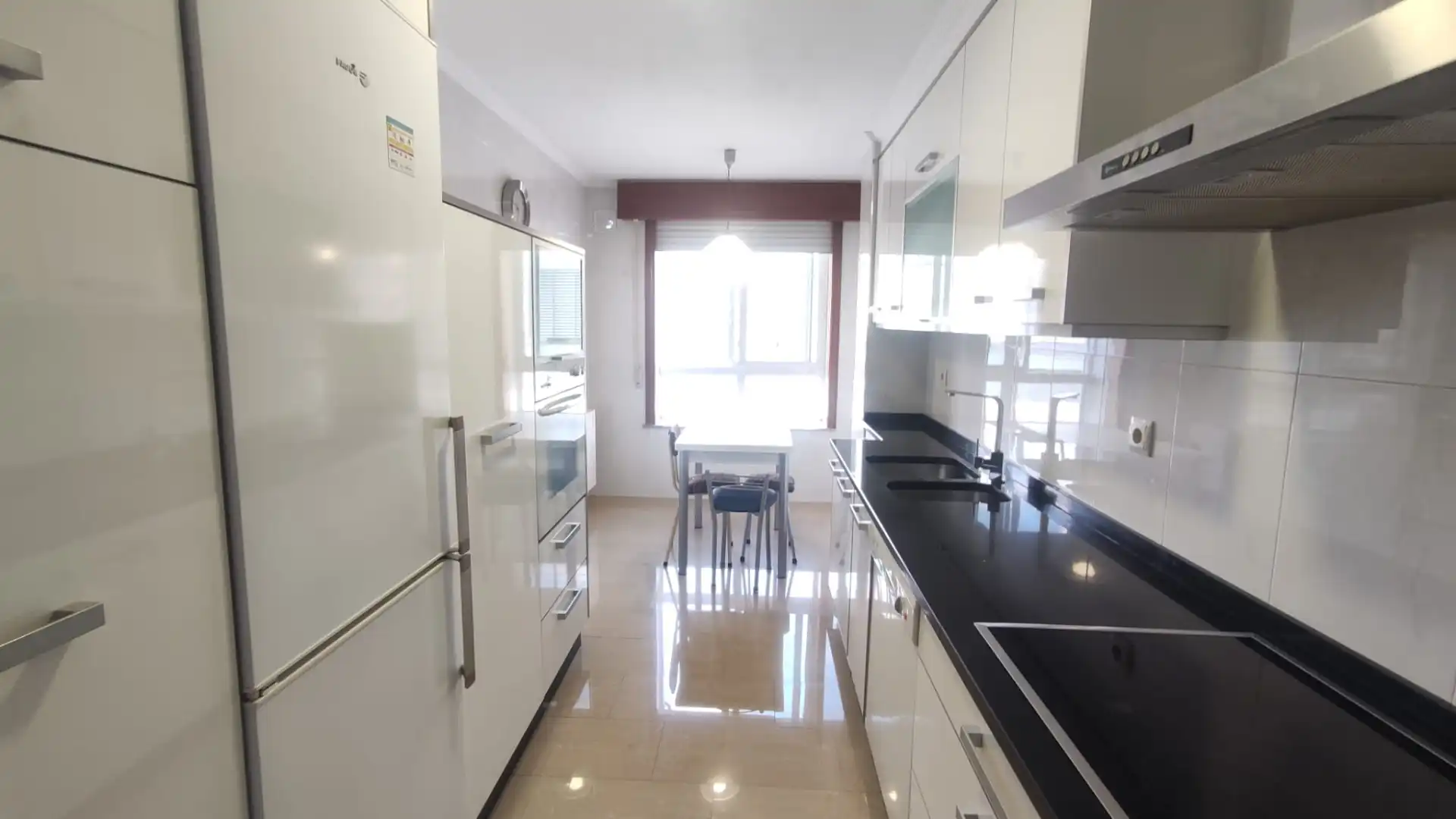 Cocina de Piso de alquiler en Ourense Capital  con Calefacción, Amueblado y Horno