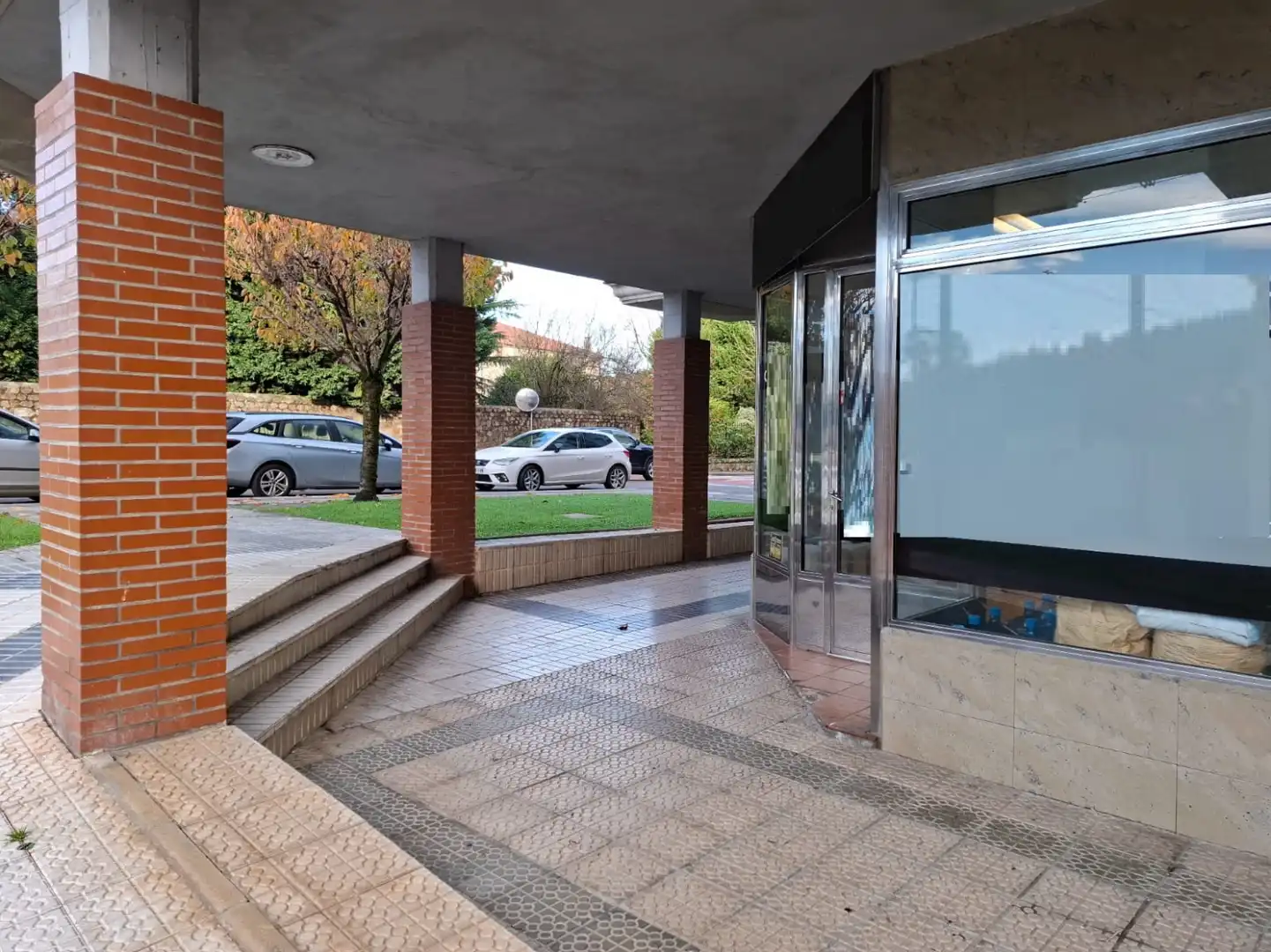 Local comercial en venda a Renedo, imagen 2