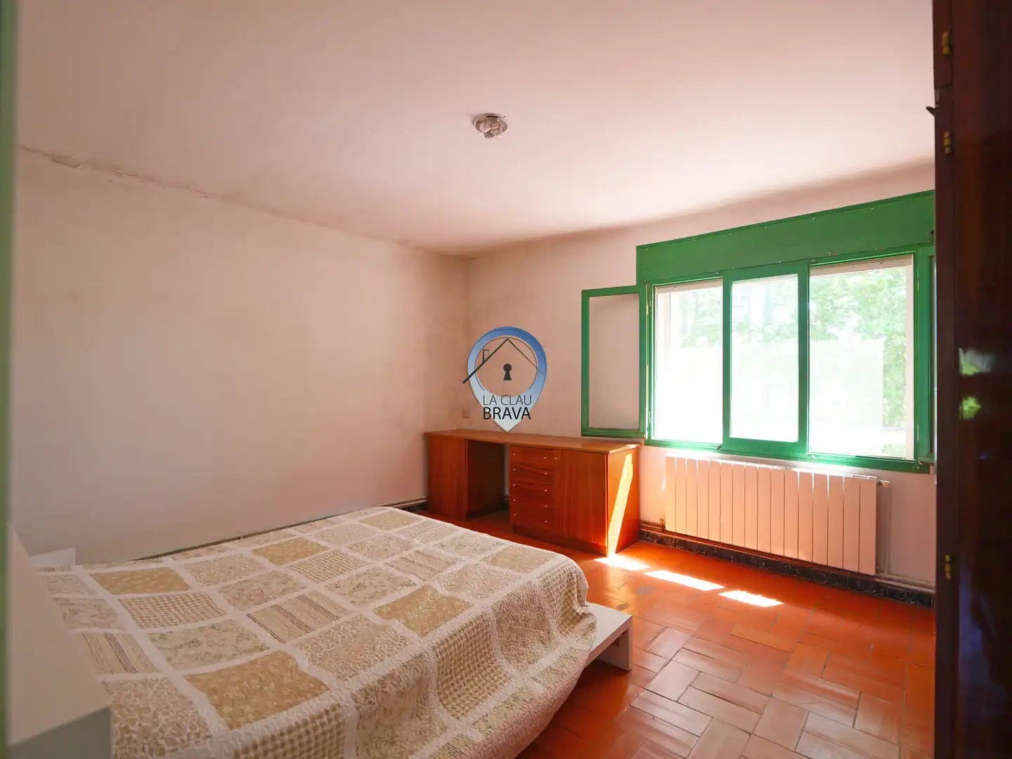 Schlafzimmer von Country house zum Verkauf in Bescanó mit Heizung, Privatgarten und Terrasse