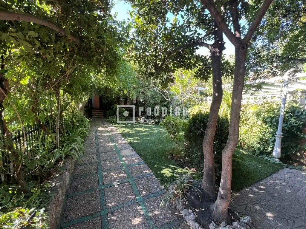 Jardí de Casa o xalet de lloguer en Madrid amb Aire condicionat, Calefacció i Jardí privat