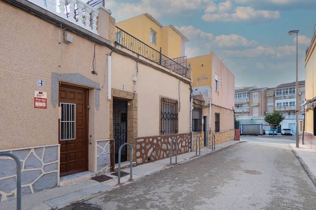 Casa-chalet en Venta en C/ Granada en Los Barreros - Cuatro Santos