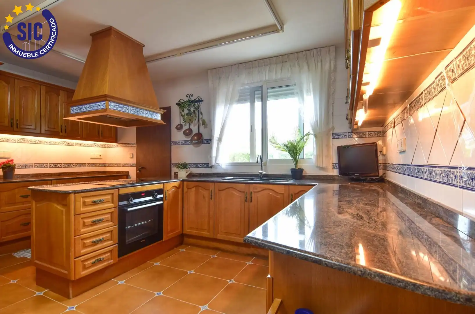 Cocina de Casa o chalet en venta en Torrent con Aire acondicionado, Jardín privado y Terraza