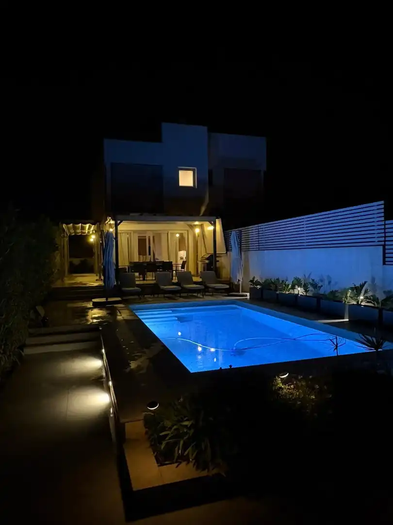 Piscina de Casa adosada en venda en Llucmajor amb Aire condicionat, Calefacció i Jardí privat