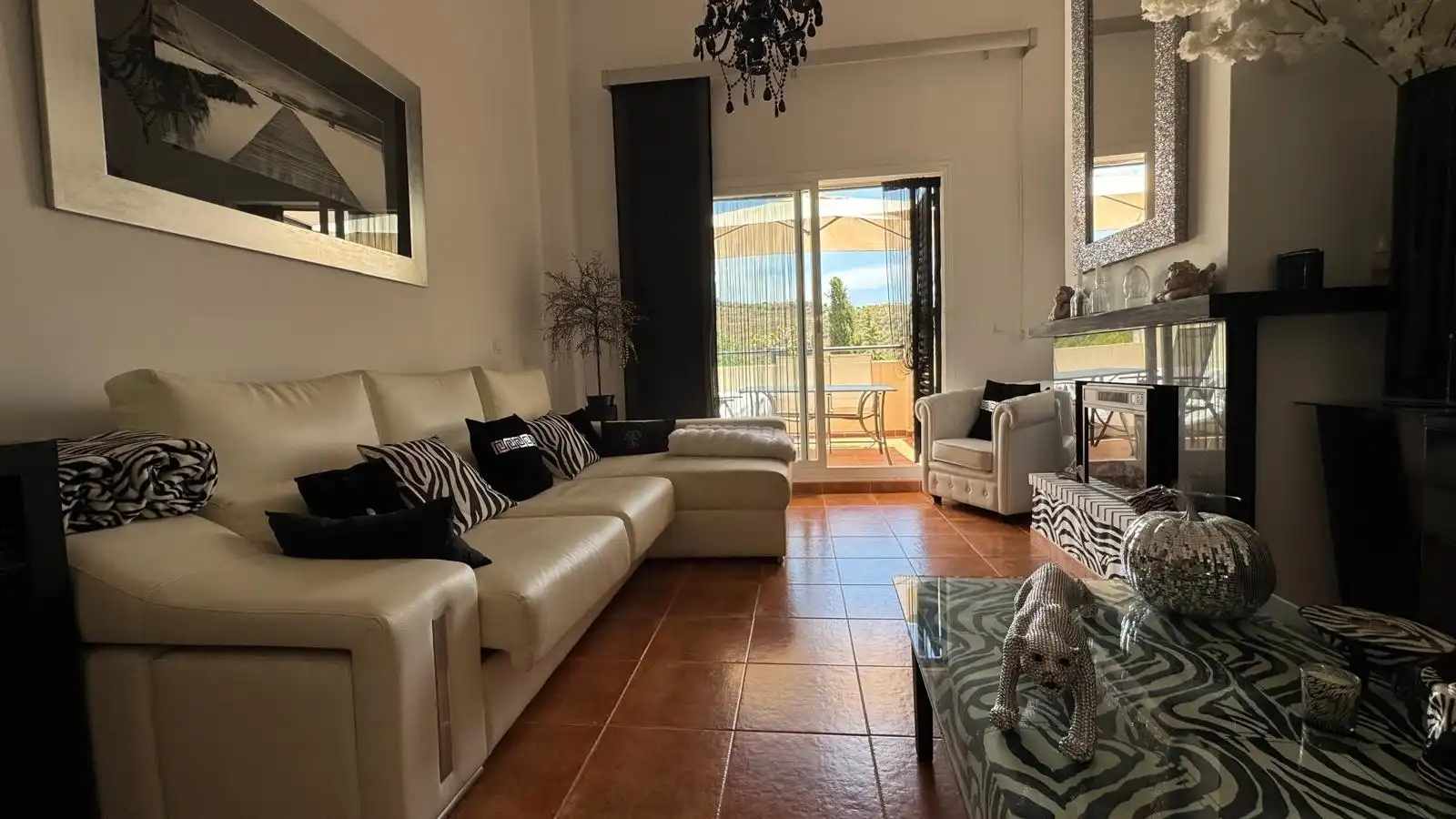 Sala d'estar de Casa adosada en venda en Rincón de la Victoria amb Aire condicionat, Terrassa i Traster