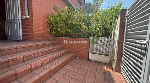 Foto 2 de Casa adosada en venda a Avda. de Burgos, Portillejo - Valdegastea, La Rioja