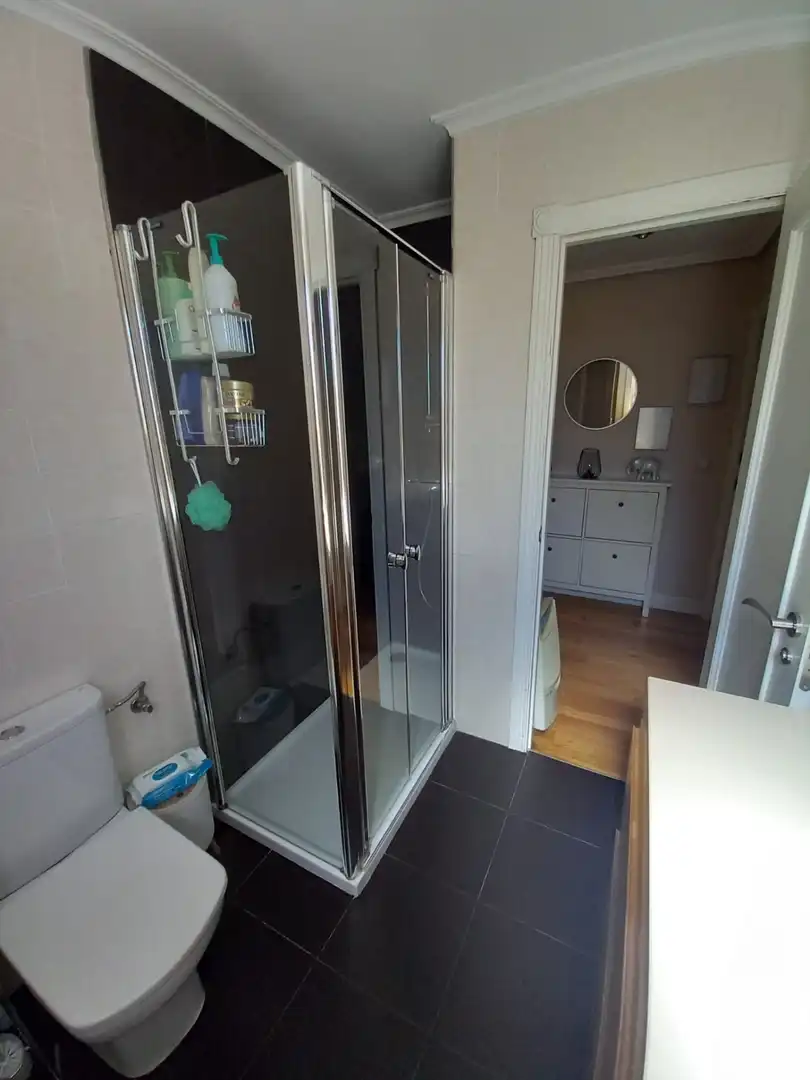 Baño de Piso en venta en Torrelavega  con Calefacción, Jardín privado y Trastero