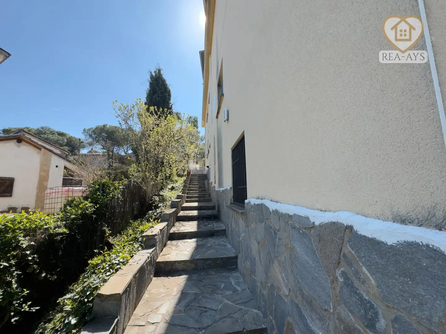 Vista exterior de Casa o xalet en venda en Mediona amb Calefacció, Jardí privat i Terrassa