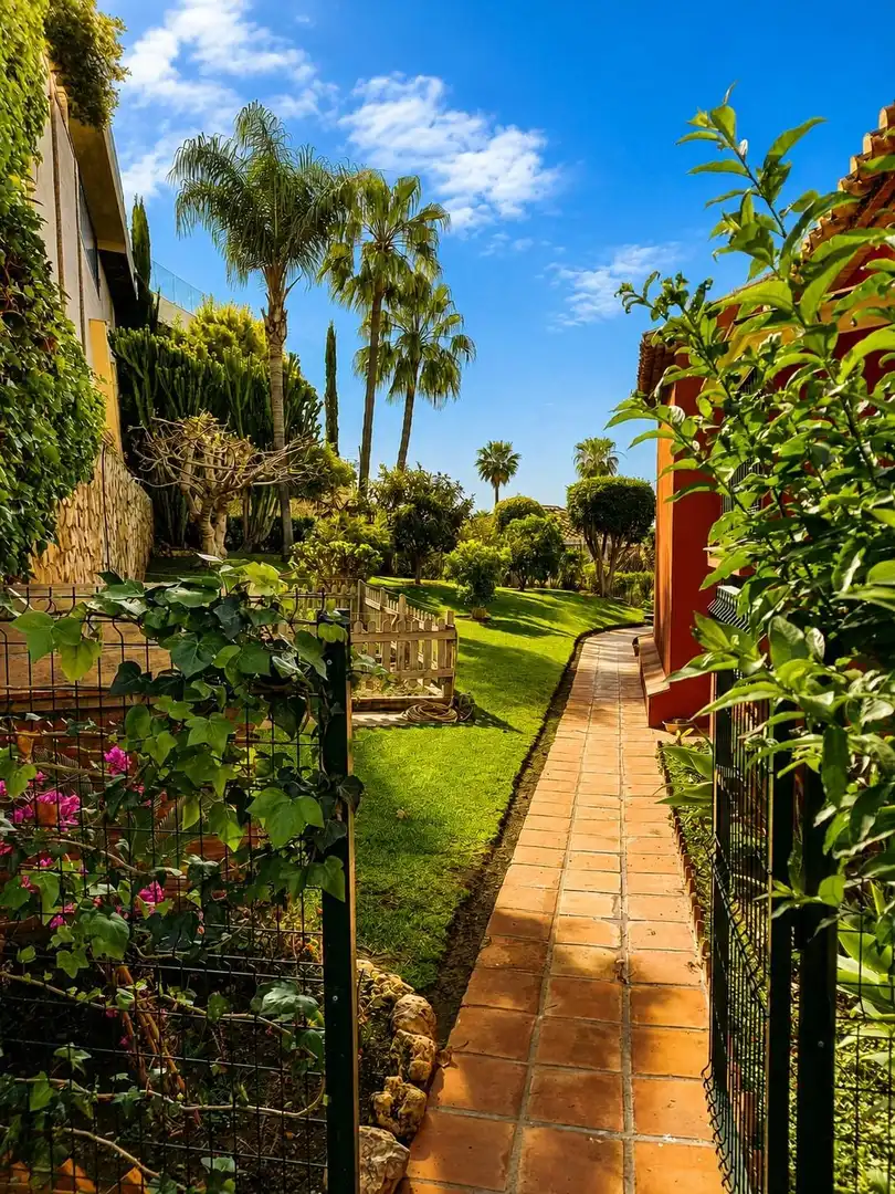 Jardí de Casa o xalet en venda en Benalmádena amb Aire condicionat, Calefacció i Jardí privat