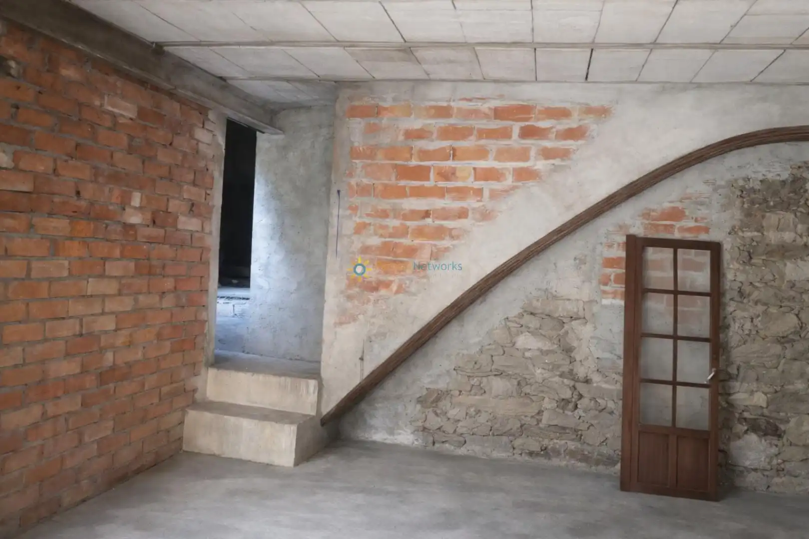 Einfamilien-Reihenhaus zum Verkauf in Benigànim mit Terrasse und Abstellraum