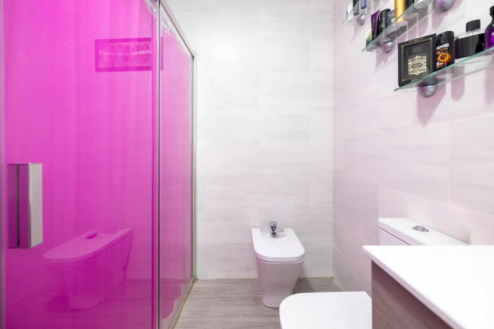 Badezimmer von Einfamilien-Reihenhaus zum Verkauf in Málaga mit Klimaanlage, Heizung und Terrasse