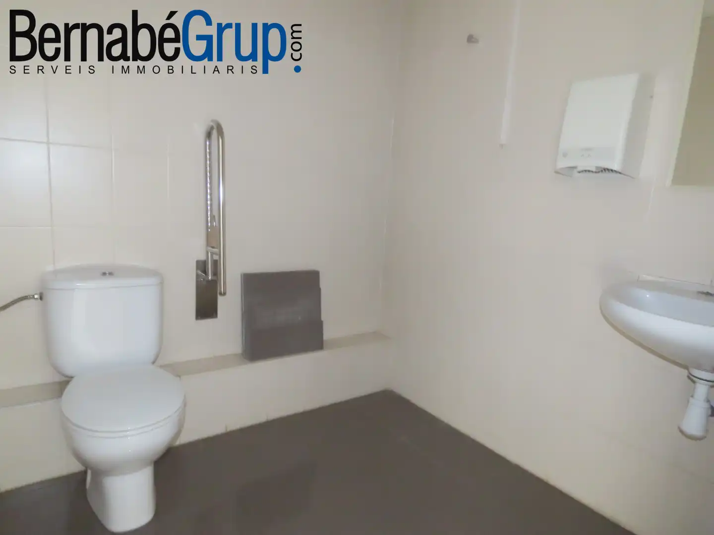 Bathroom of Commercial properties for sale in Granollers