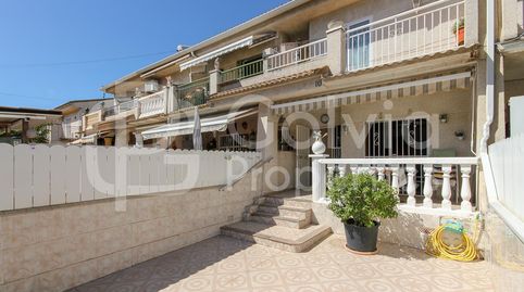Foto 2 de Casa adosada en venta en Calle Englantina, Els Masos - Els Garrofers, El Vendrell