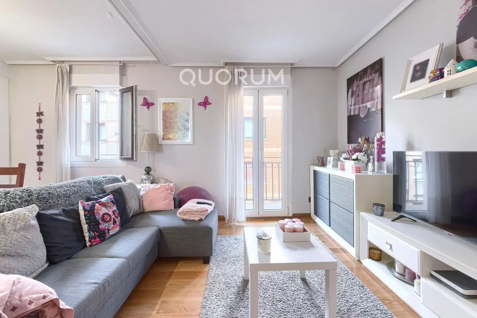 Sala de estar de Piso en venta en Basauri  con Calefacción y Balcón