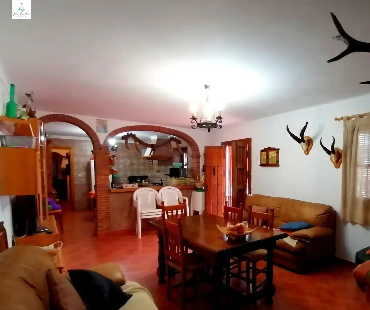 Menjador de Casa o xalet en venda en Villanueva del Trabuco amb Jardí privat, Traster i Moblat