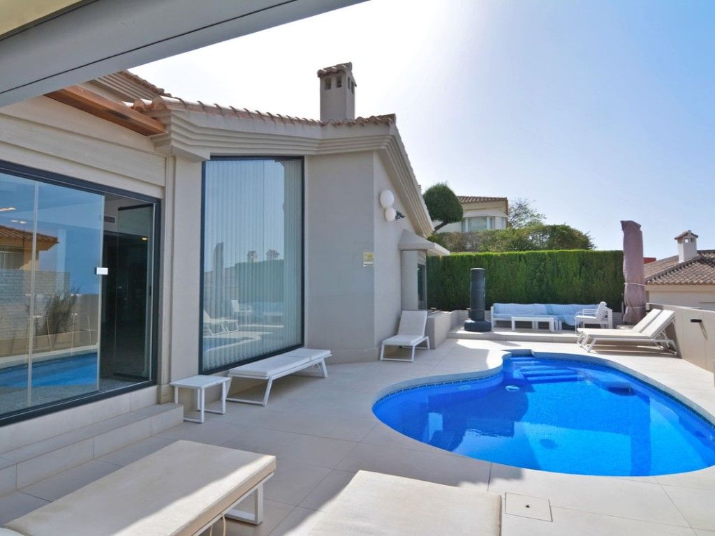 Piscina de Casa o chalet en venta en Benalmádena con Aire acondicionado, Terraza y Piscina
