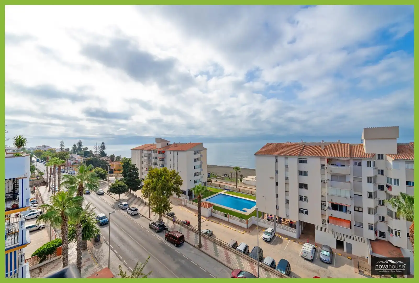 Exterior view of Attic for sale in Rincón de la Victoria  with Terrace, Balcony and Community pool