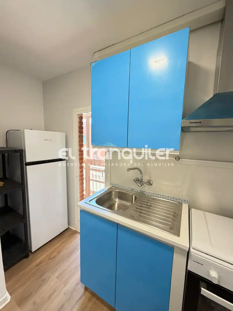 Kitchen of Flat for rent in Madrid  with Air Conditioner, Terrace and Washing machine