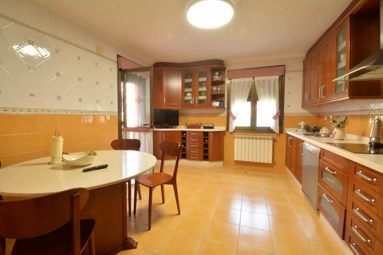 Cocina de Casa o chalet en venta en Oviedo  con Calefacción