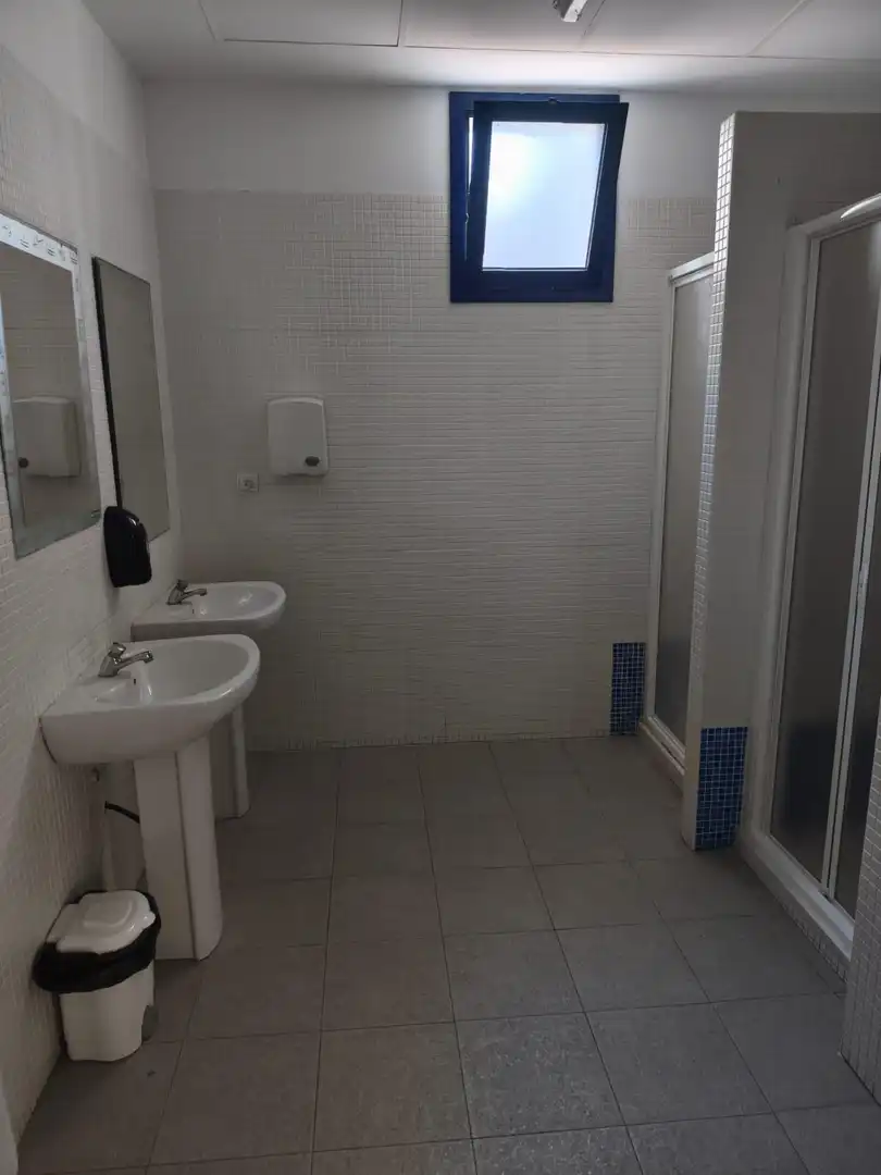 Badezimmer von Wohnung zur Miete in La Pobla de Farnals mit Möbliert, Balkon und Gemeinschaftspool