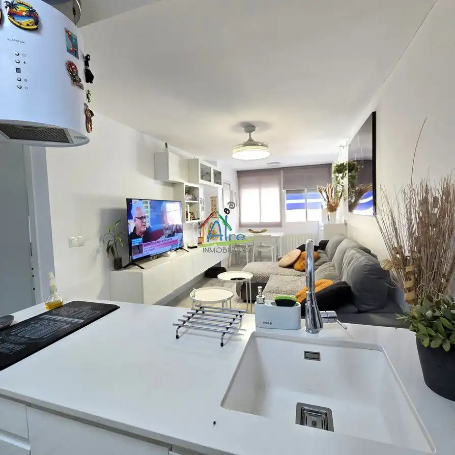 Sala d'estar de Apartament en venda en Almonte amb Aire condicionat i Moblat