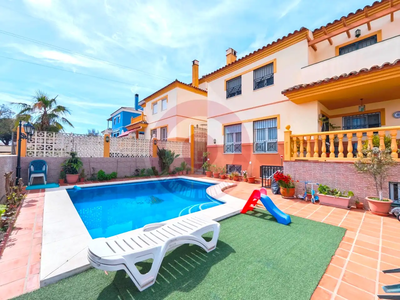 Chalet con piscina en venta en Calle Rioja 50, imagen 2