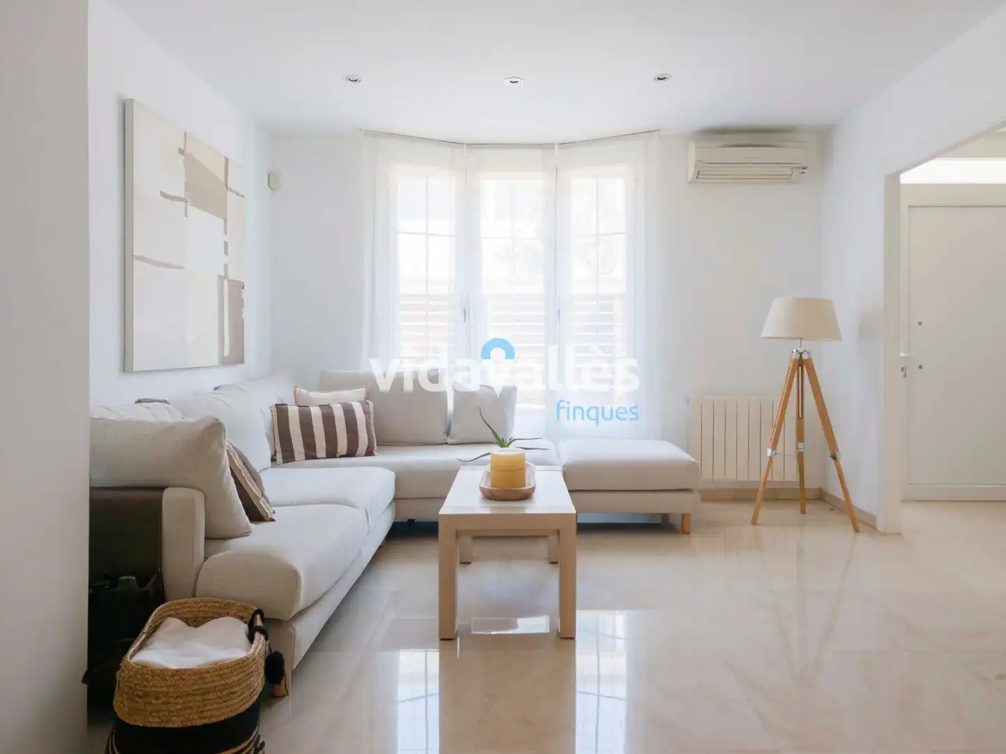 Sala de estar de Casa adosada en venta en Premià de Mar con Aire acondicionado, Calefacción y Jardín privado