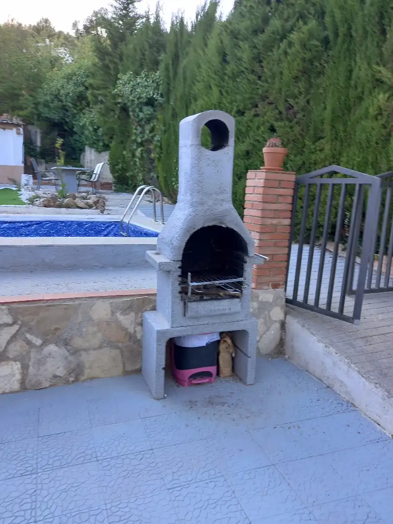 Villa avec piscine à vendre à Pontons