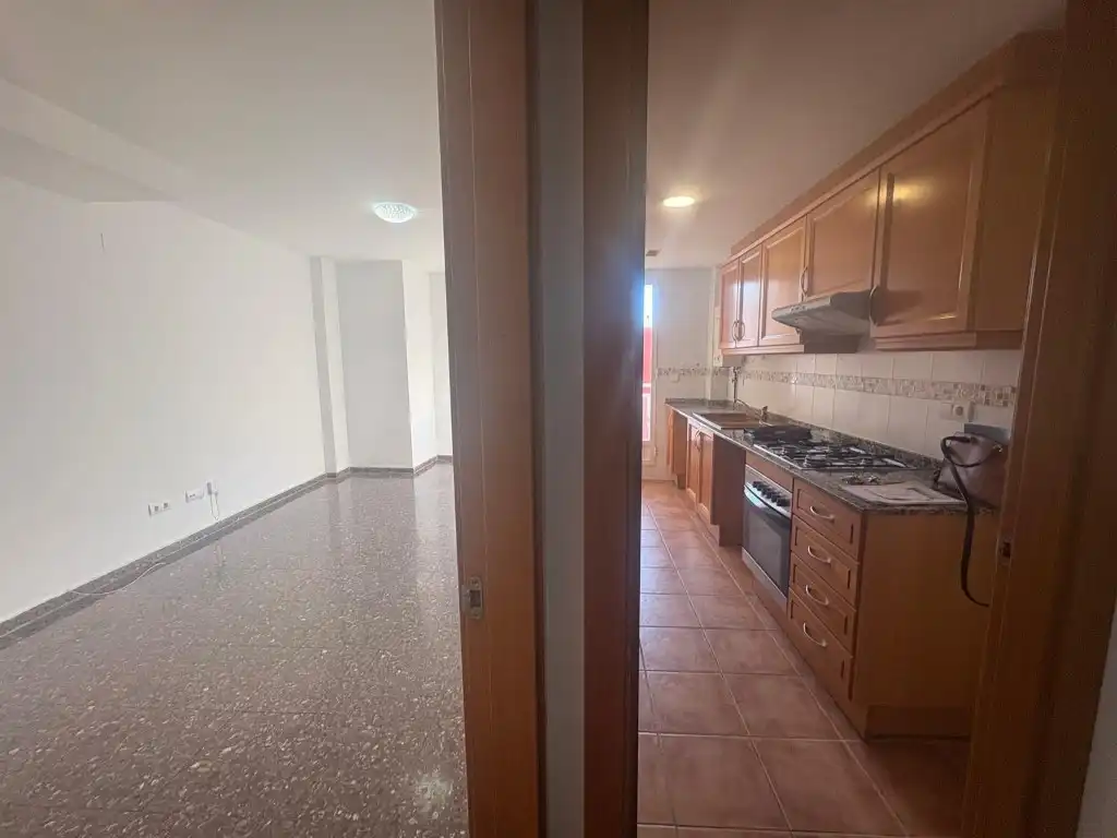 Cocina de Piso de alquiler en Paterna con TV y Balcón
