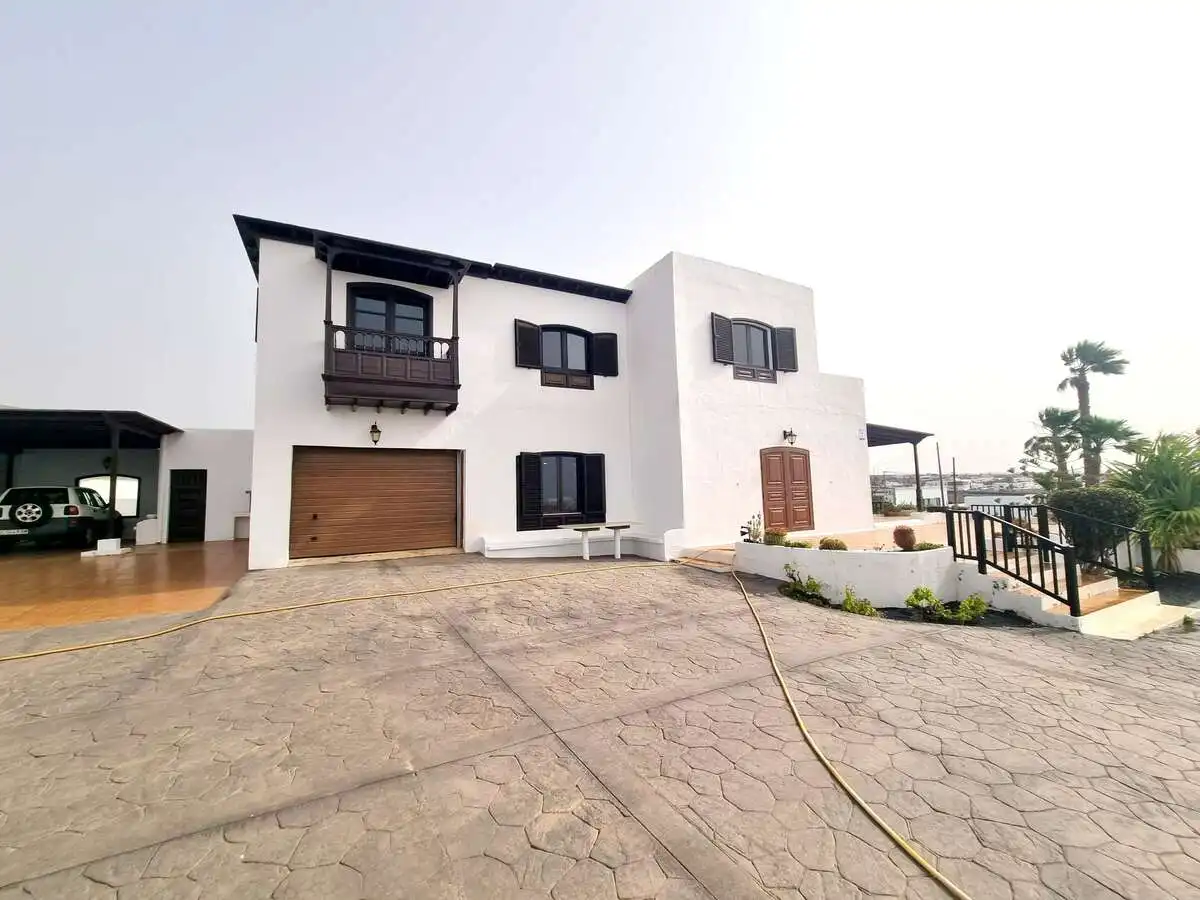 Vista exterior de Casa o chalet en venta en Tías con Jardín privado, Terraza y Amueblado