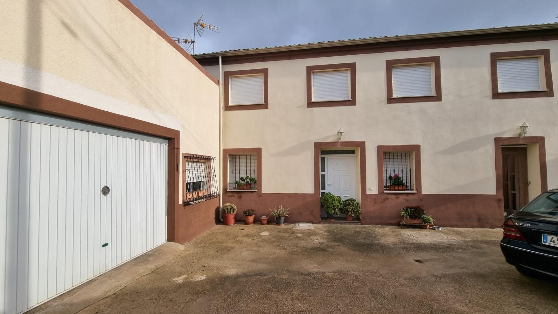 House or chalet for sale in La Hoya