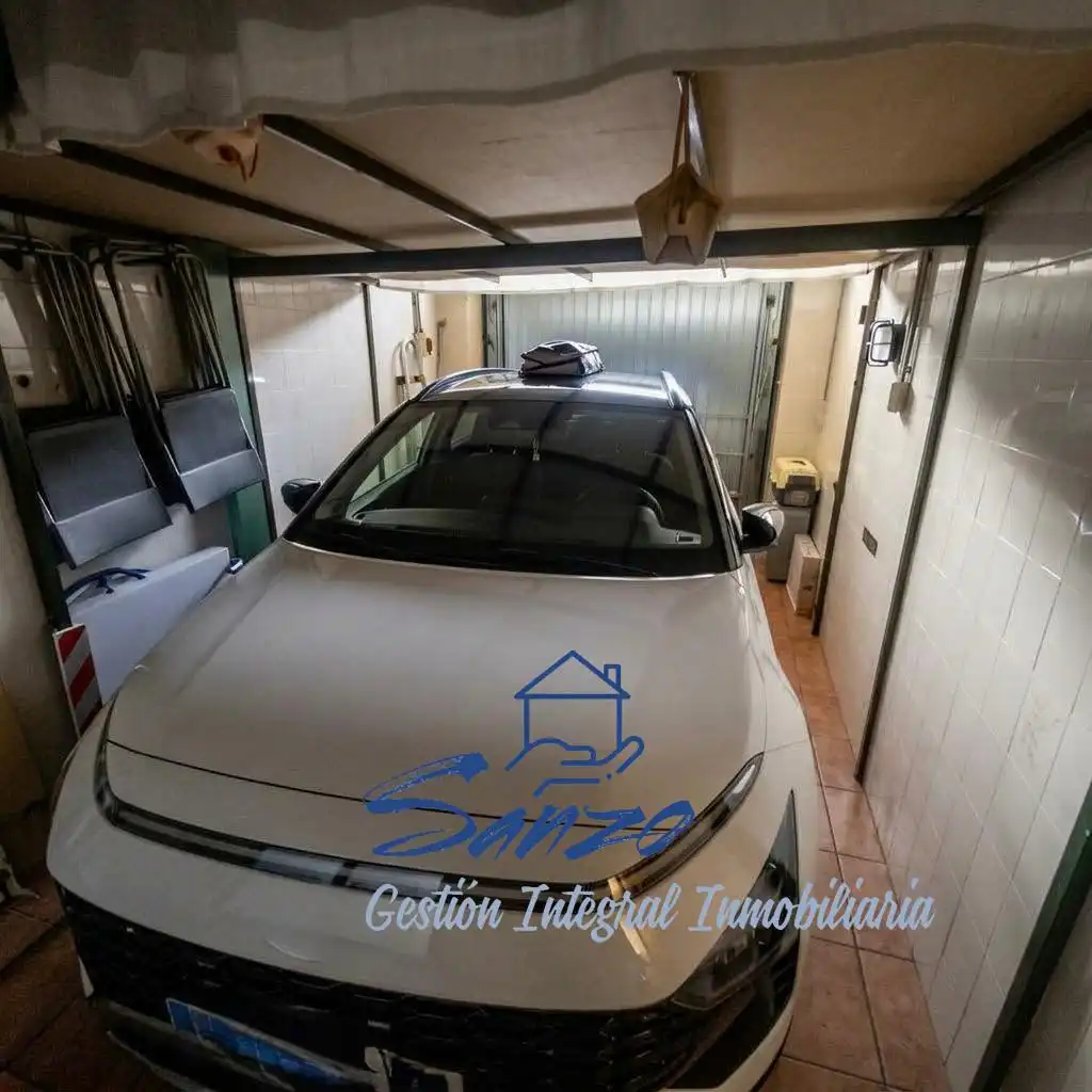 Parking of Houses for sale in Cueva de Menga