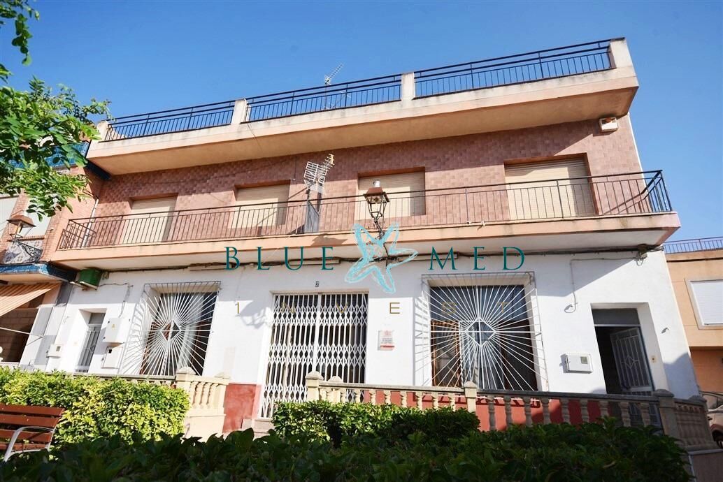 Vista exterior de Casa o xalet en venda en Lorca amb Terrassa, Traster i Balcó