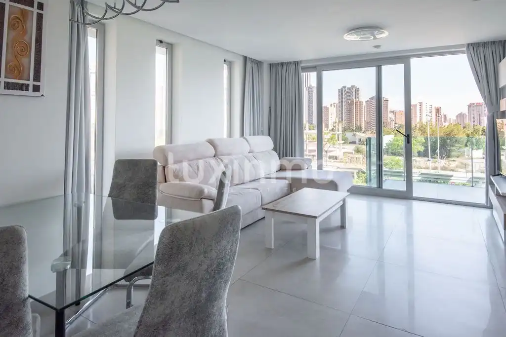 Wohnzimmer von Wohnung zum Verkauf in Finestrat mit Klimaanlage, Privatgarten und Terrasse