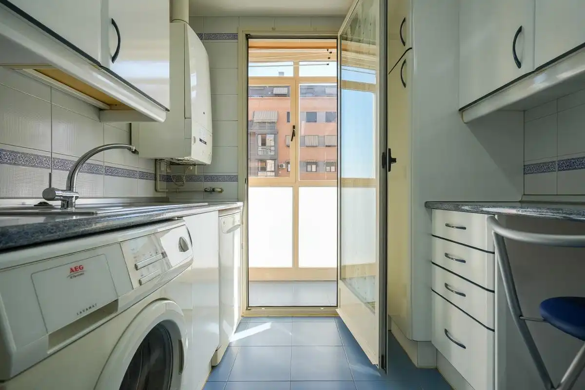 Cuina de Pis de lloguer en Madrid amb Aire condicionat, Calefacció i Terrassa