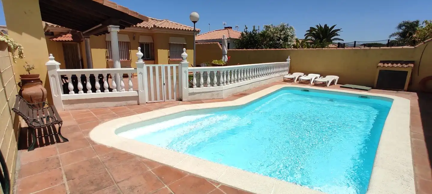 Piscina de Casa o chalet en venta en Chiclana de la Frontera con Aire acondicionado, Jardín privado y Terraza
