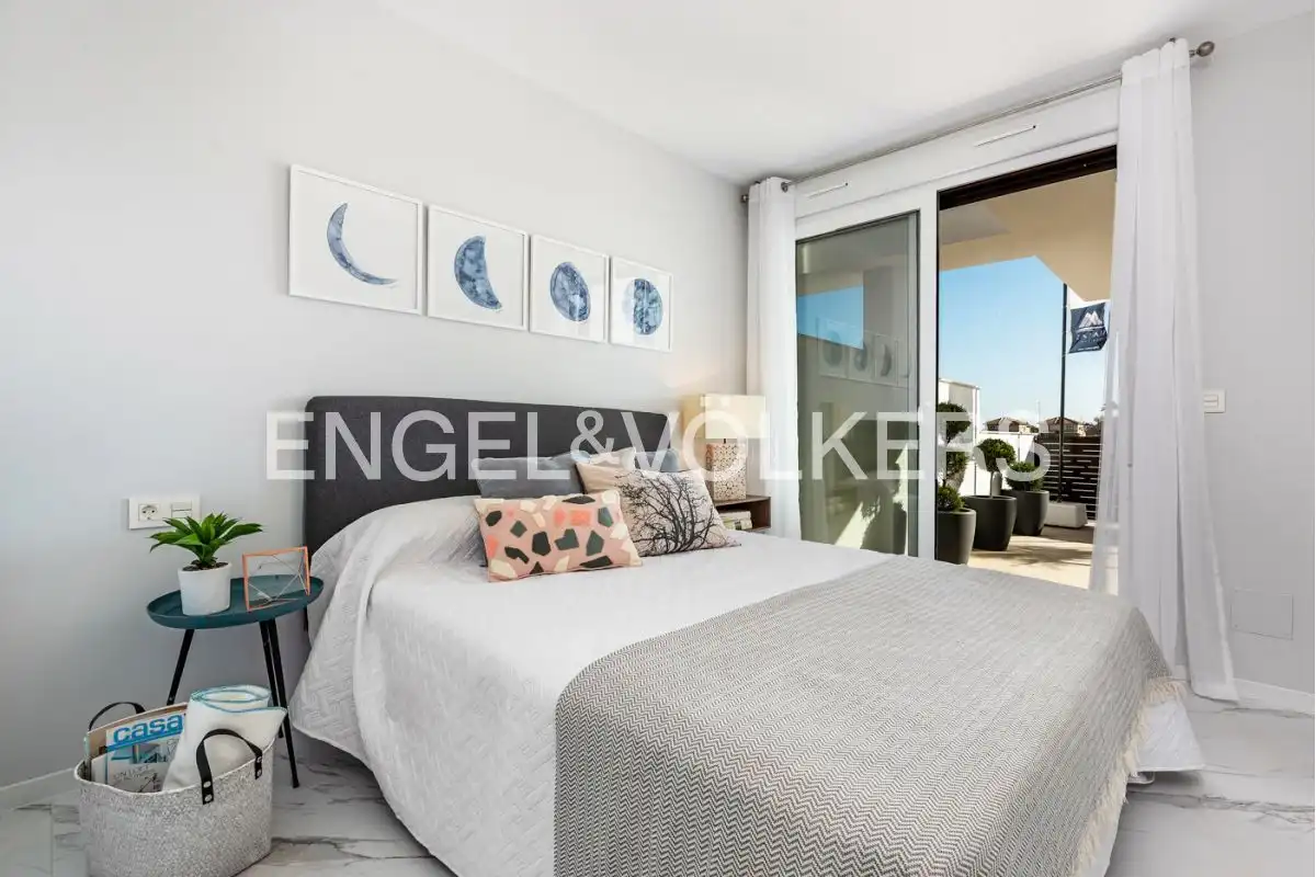 Habitación de Apartamento en venta en Pilar de la Horadada con Aire acondicionado, Calefacción y Terraza