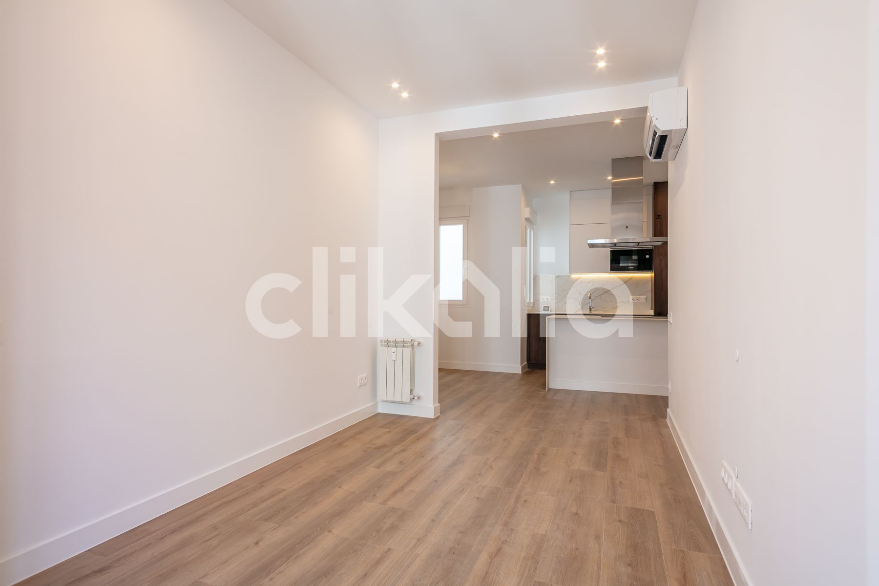 Bedroom of Flat for sale in  Madrid Capital  with Air Conditioner and Heating