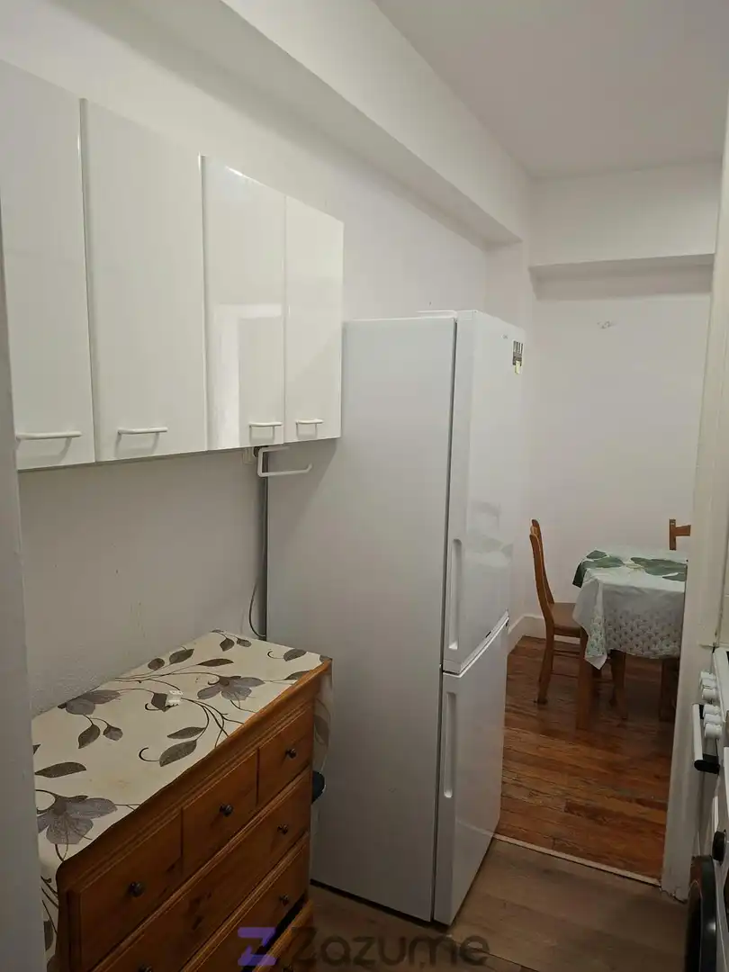 Cocina de Apartamento de alquiler en Hernani con Horno, Lavadora y Microondas