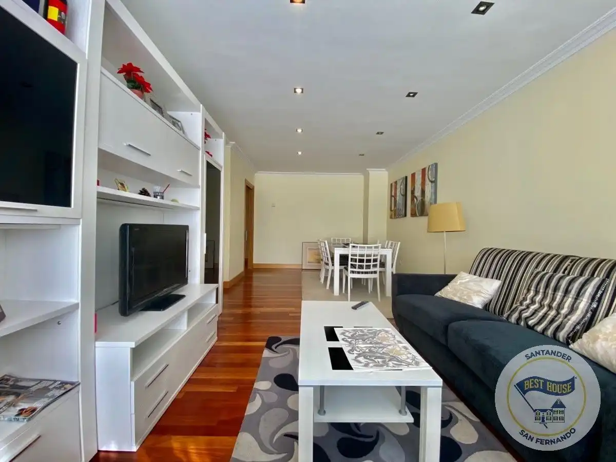 Wohnung zur Miete in Avenida de Cantabria, Valdenoja