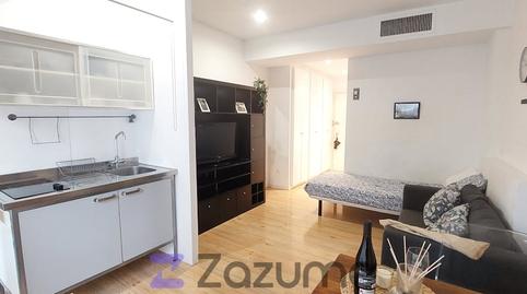 Foto 2 de Estudi de lloguer a C. de la Infanta Mercedes, Castillejos - Cuzco, Madrid