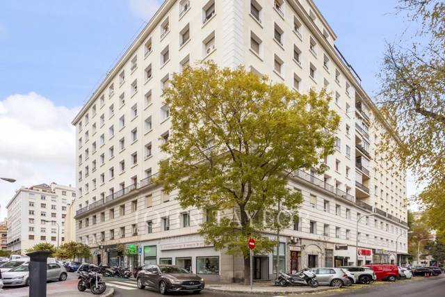 Piso en Alquiler en Ríos Rosas - Nuevos Ministerios