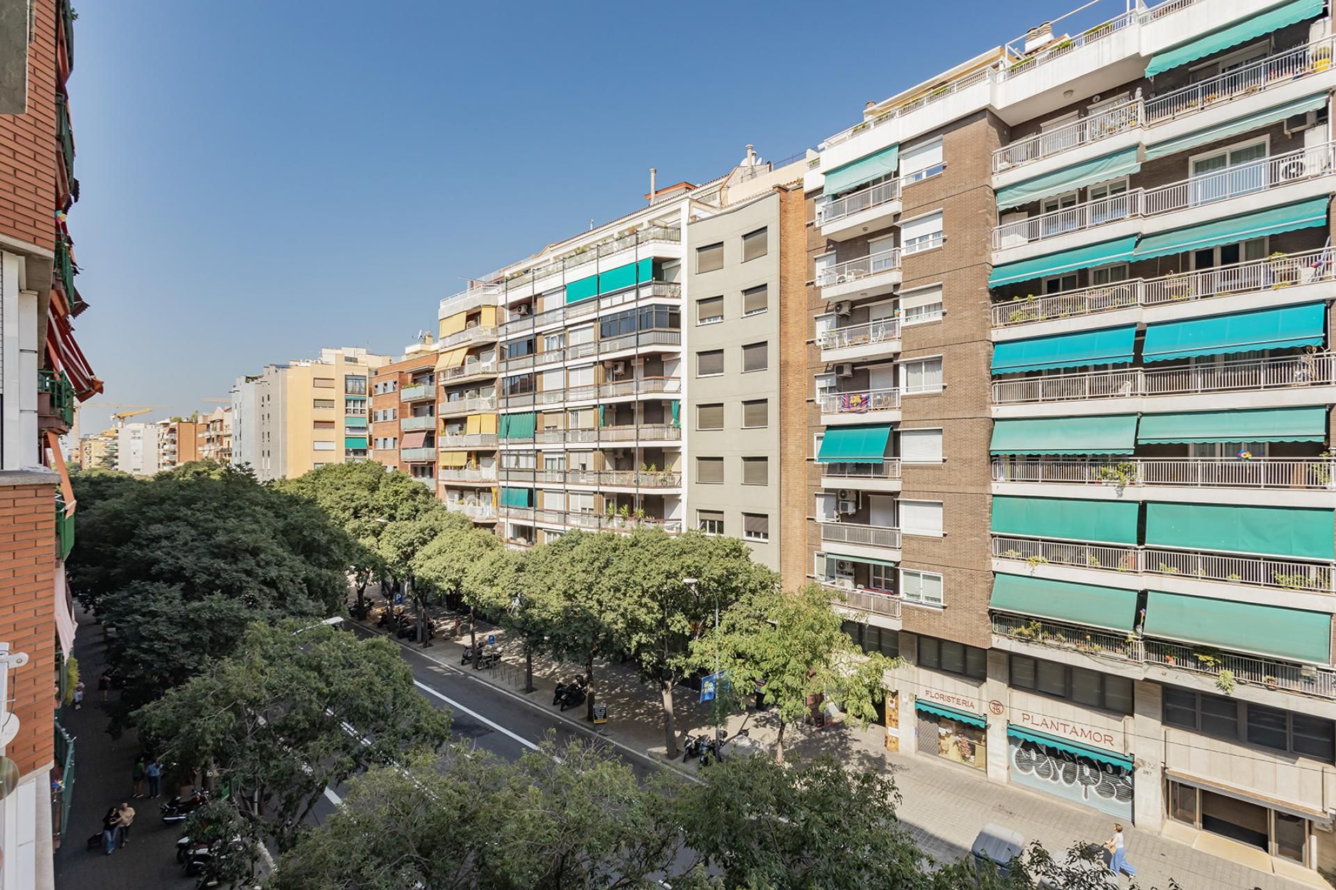 Vista exterior de Piso en venta en  Barcelona Capital con Calefacción y Terraza