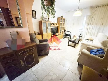 Casa amb balcó en venda a La Ciudad