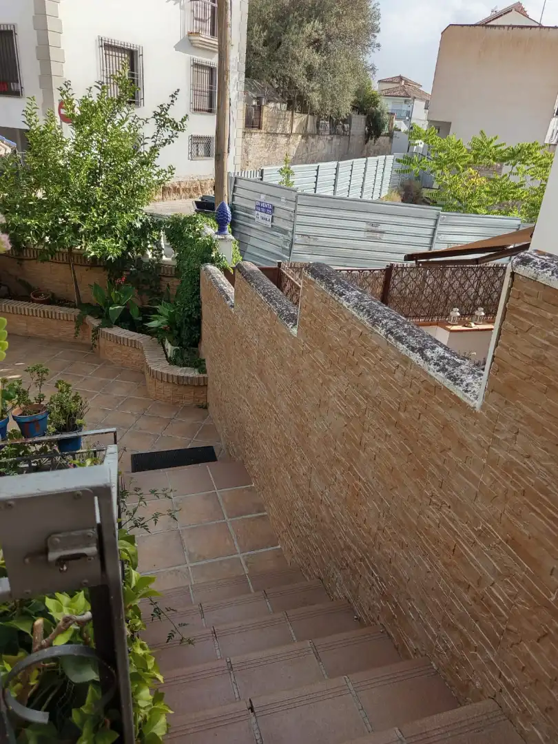 Terrassa de Casa o xalet en venda en La Zubia amb Jardí privat i Piscina